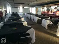 Kapal pelayaran untuk dijual