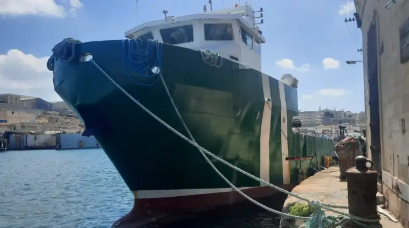 Kapal kerja untuk dijual