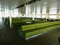 Kapal feri untuk jualan