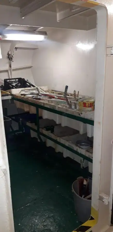 Kapal rondaan untuk dijual