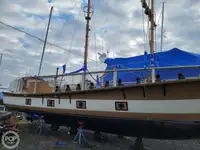 Kapal pelayaran untuk dijual