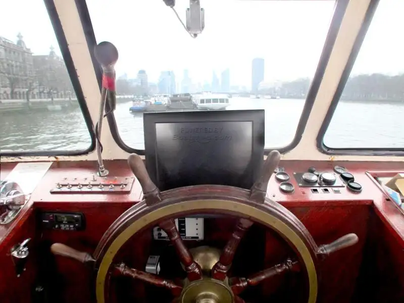 Kapal feri untuk dijual