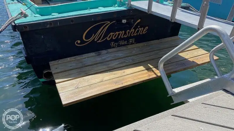 Kapal pelayaran untuk dijual