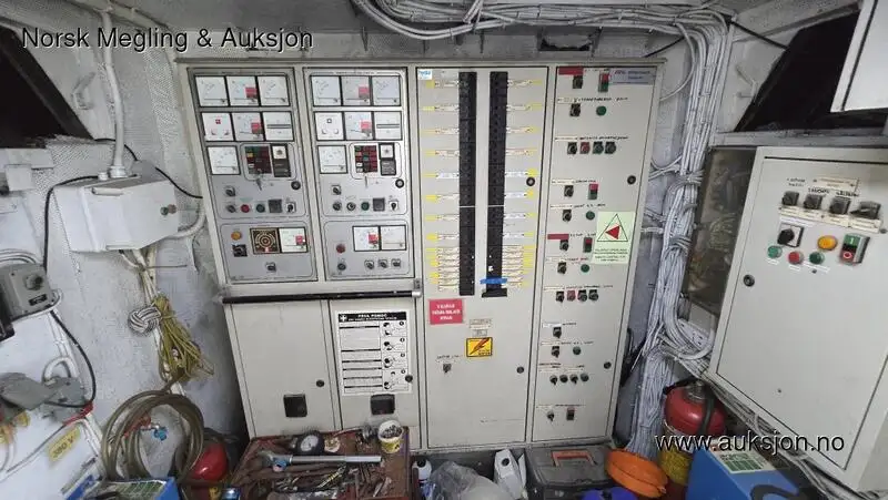 Kapal layar untuk dijual