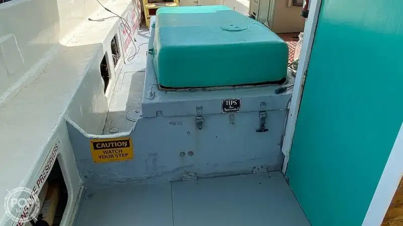 Kapal pelayaran untuk dijual
