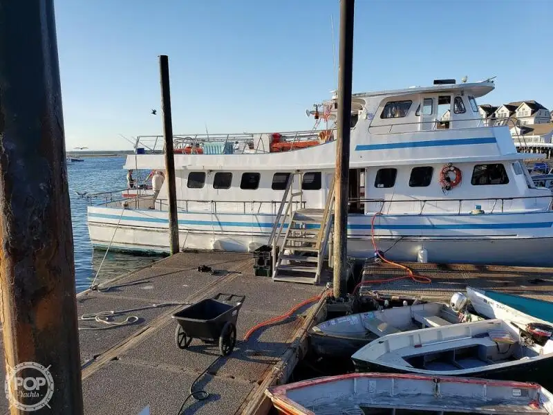 Kapal feri untuk dijual