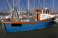 Kapal kerja untuk dijual