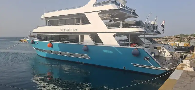 Kapal pelayaran untuk dijual