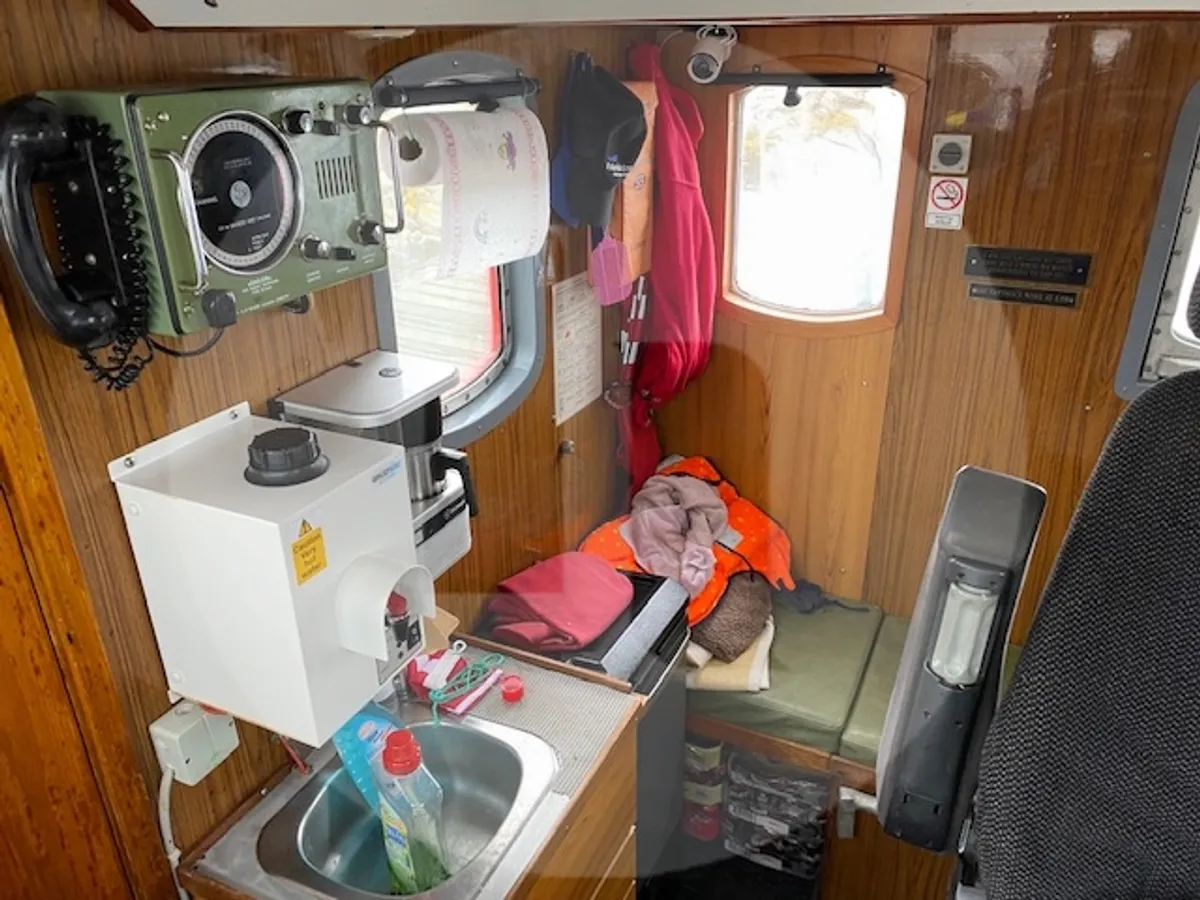 Kapal memancing untuk dijual