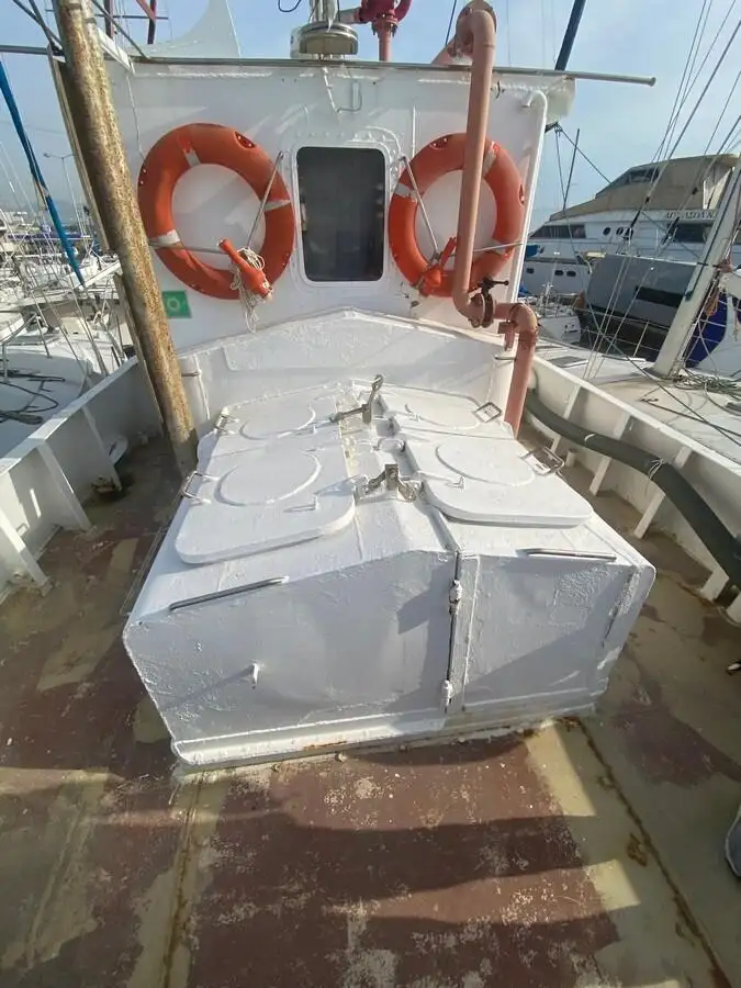 Kapal kerja untuk dijual