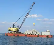 Kapal kren untuk dijual
