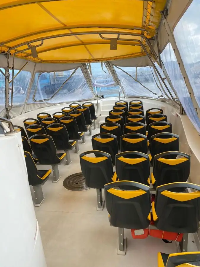 Kapal feri untuk dijual