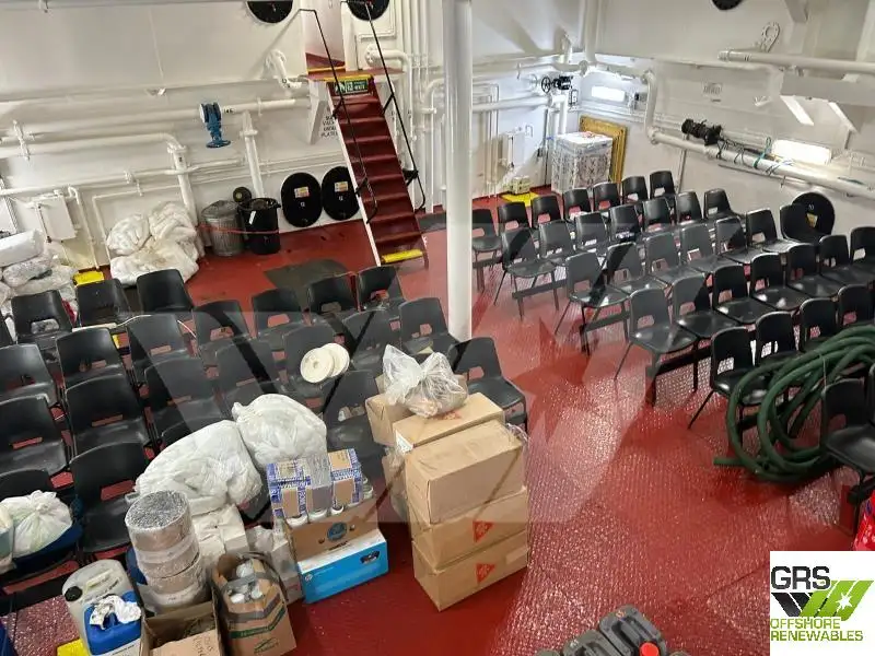 Kapal bekalan untuk dijual