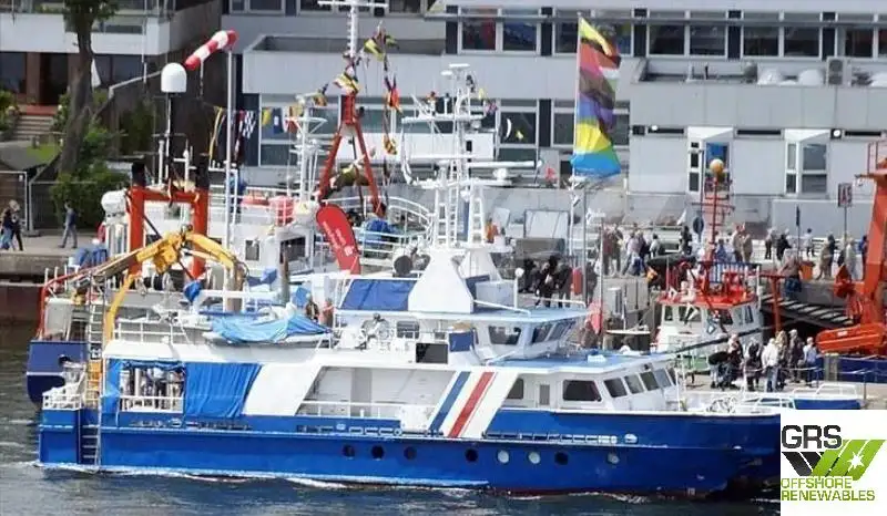 Kapal tinjauan untuk dijual