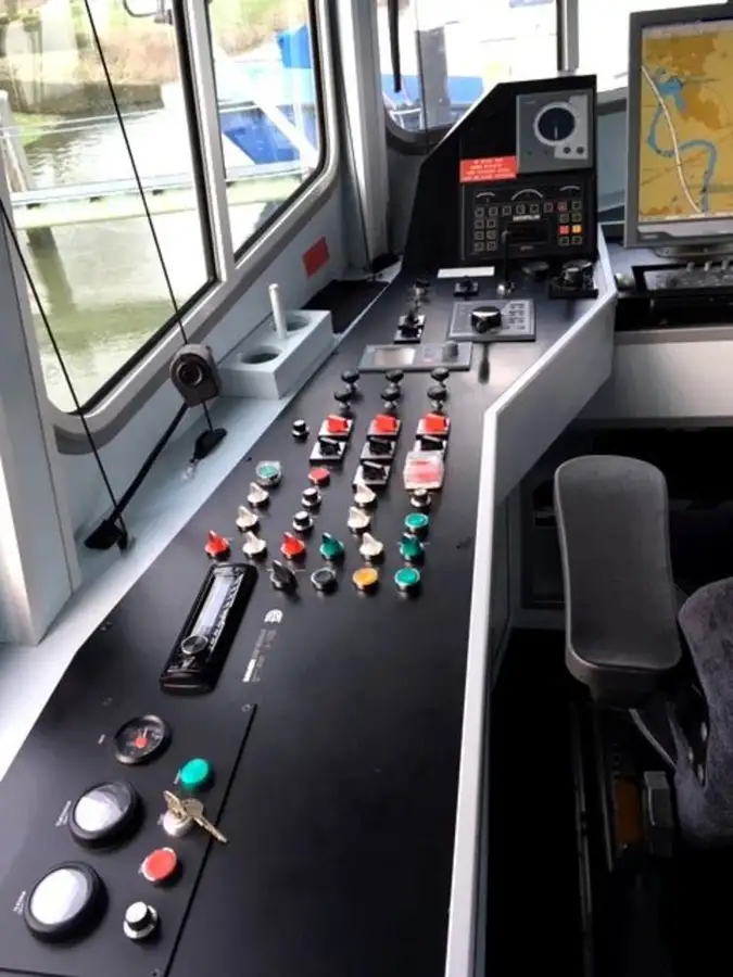 Kapal rondaan untuk dijual