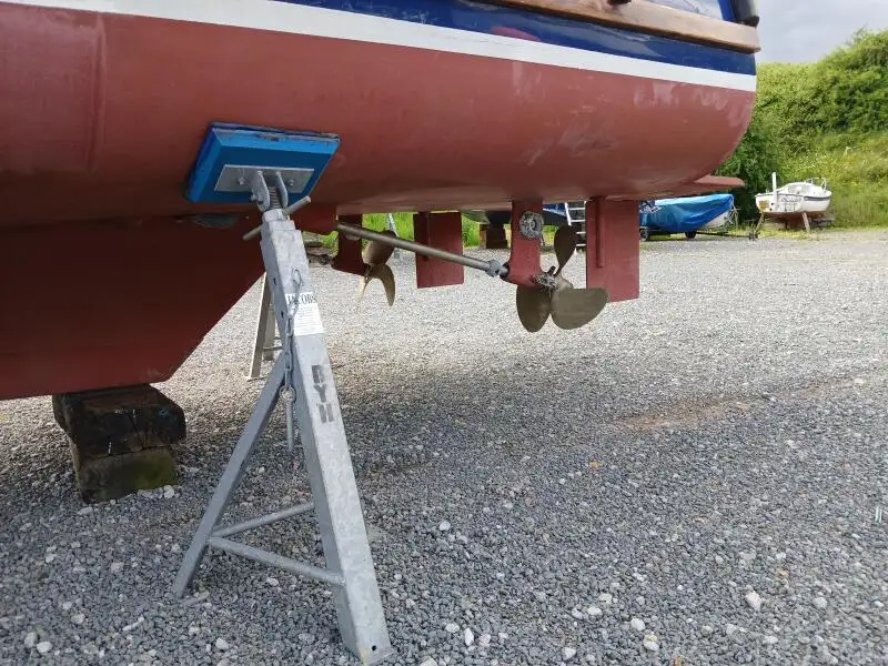 Kapal kerja untuk dijual