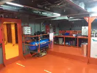 Kapal pelayaran untuk dijual