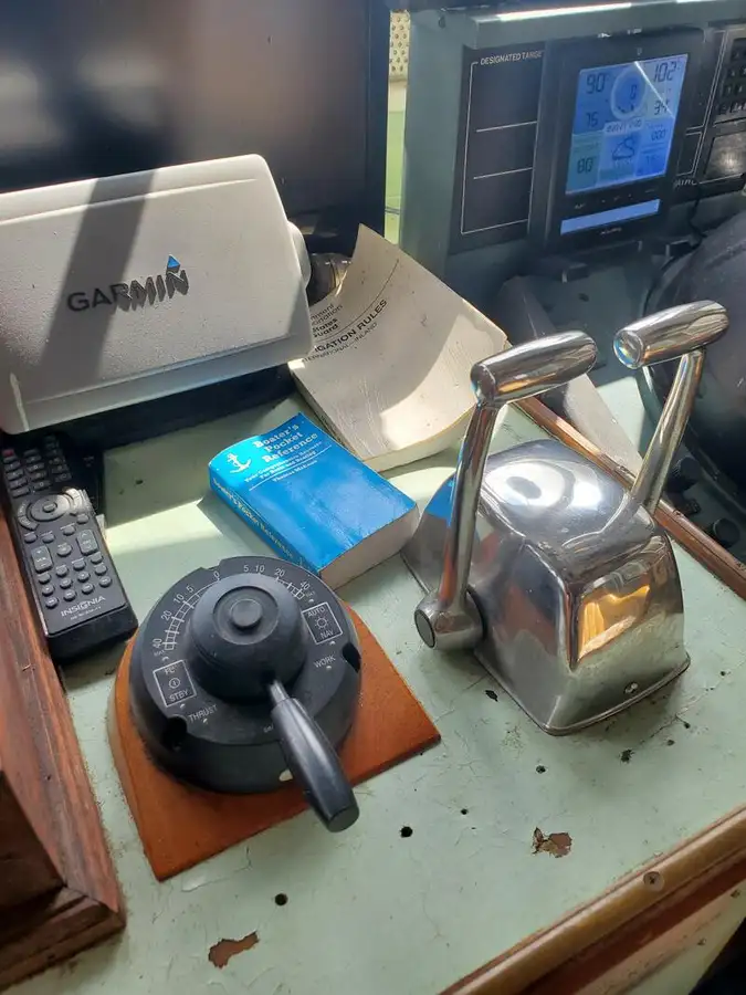 Kapal rondaan untuk dijual