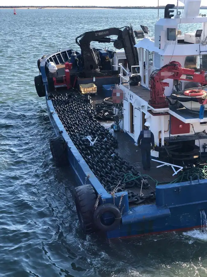 Kapal kerja untuk dijual