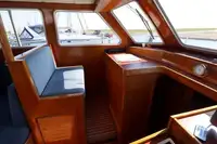 Kapal pelayaran untuk dijual