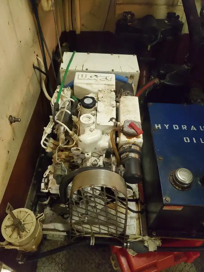 Kapal rondaan untuk dijual