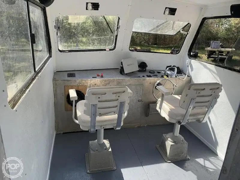 Kapal rondaan untuk dijual