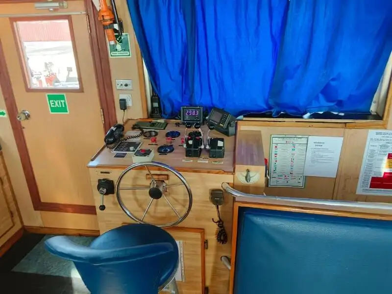 Kapal anak kapal untuk dijual