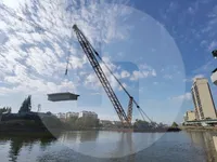 Kapal kren untuk dijual