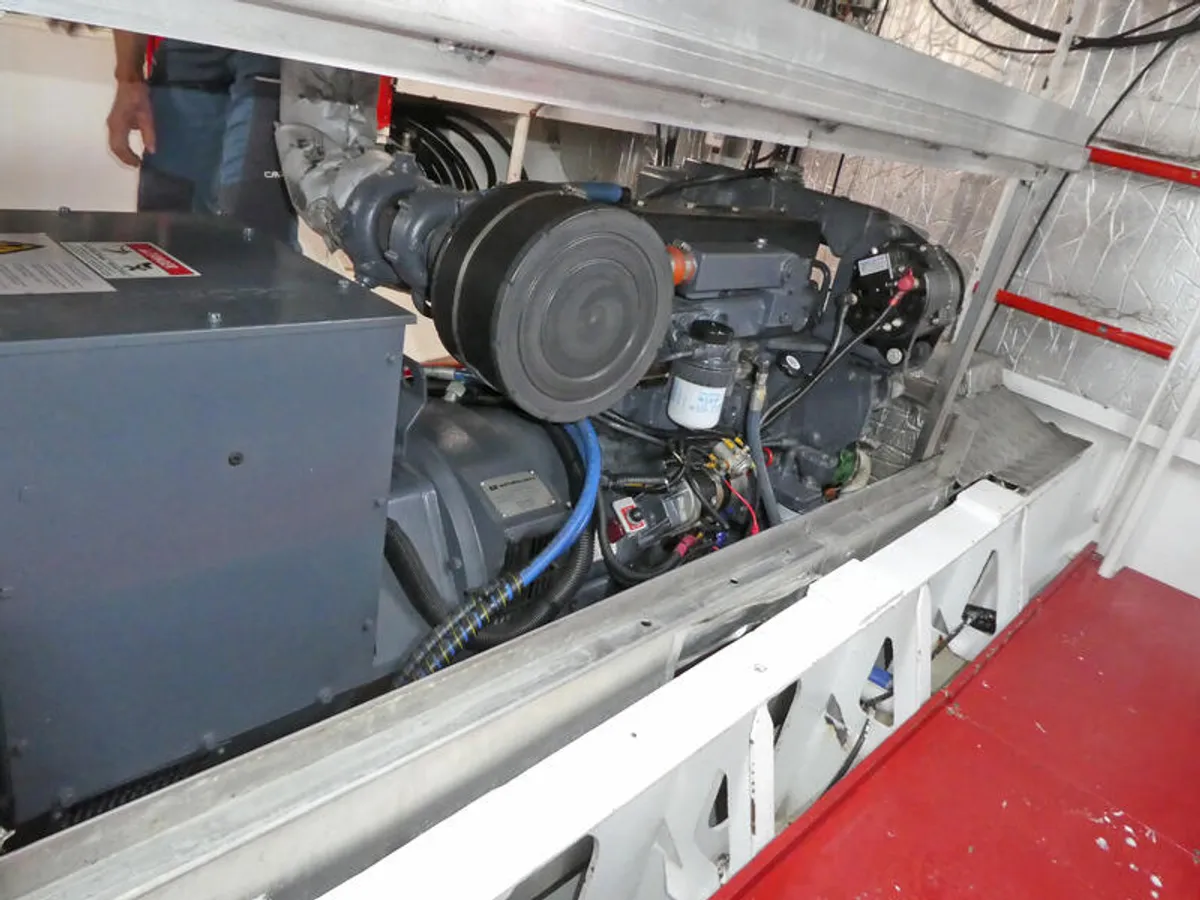 Kapal feri untuk dijual