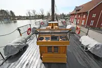 Kapal feri untuk dijual