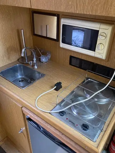 Kapal kerja untuk dijual