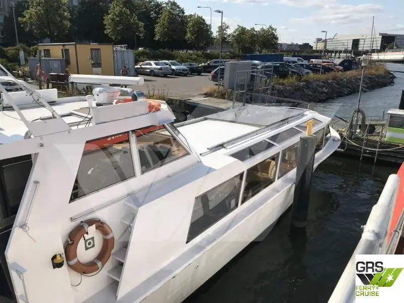 Kapal pelayaran untuk dijual