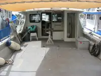 Kapal anak kapal untuk dijual