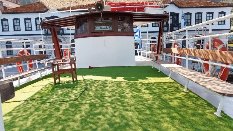 Kapal pelayaran untuk dijual