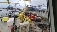 Kapal bekalan untuk dijual