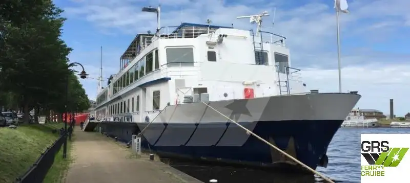 Kapal pelayaran untuk dijual