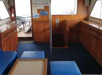 Kapal pelayaran untuk dijual