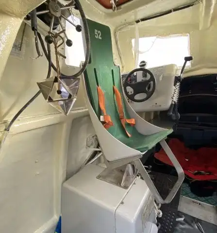 Kapal penyelamat untuk dijual