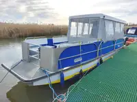 Kapal feri untuk jualan
