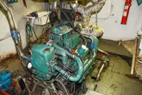 Kapal LNG untuk dijual