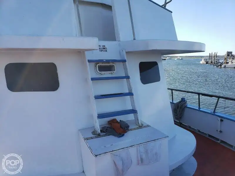 Kapal feri untuk dijual