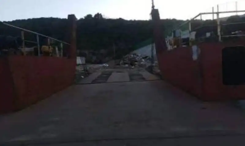Tongkang untuk dijual