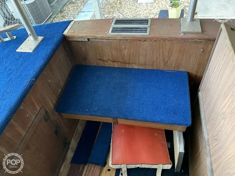 Kapal pelayaran untuk dijual