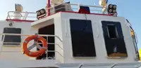 Kapal feri untuk dijual