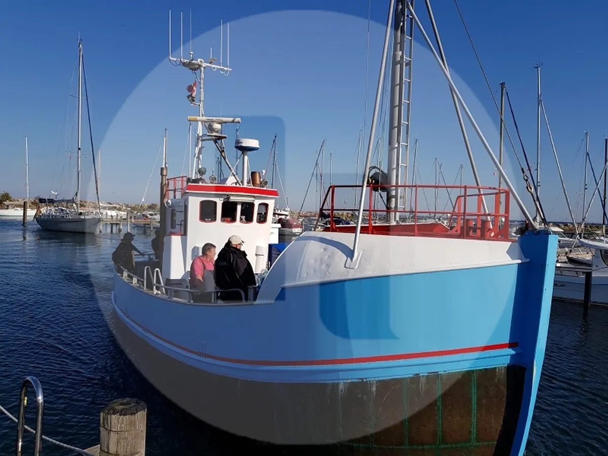 Kapal memancing untuk dijual