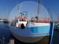 Kapal memancing untuk dijual