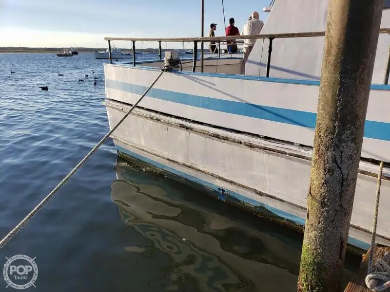 Kapal feri untuk dijual