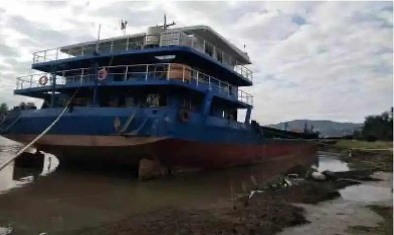 Tongkang untuk dijual