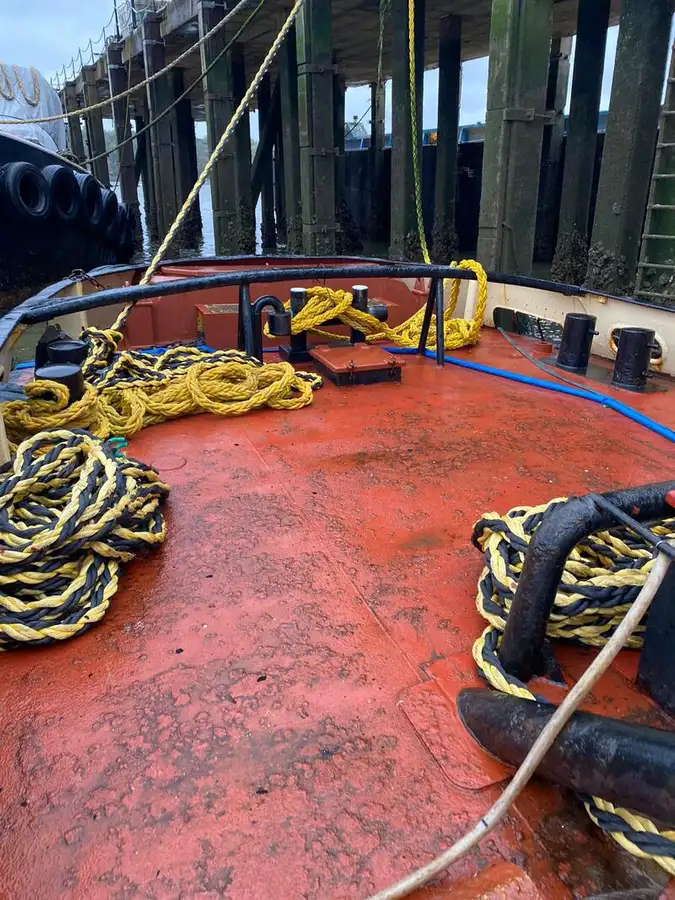 Kapal tunda untuk dijual