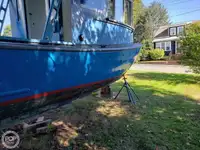 Kapal feri untuk dijual